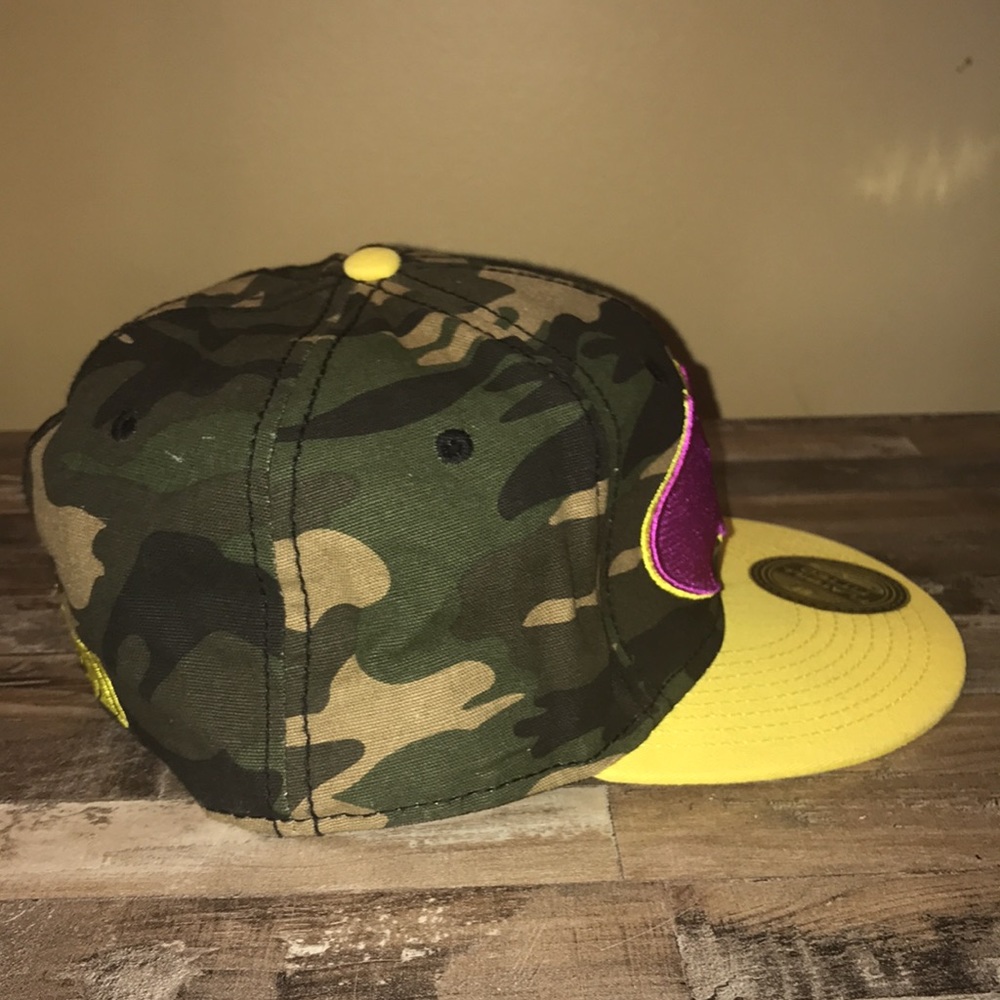 DC Comics Dark Knight Flatbill Fitted Baseball Cap - Picture 4 of 9